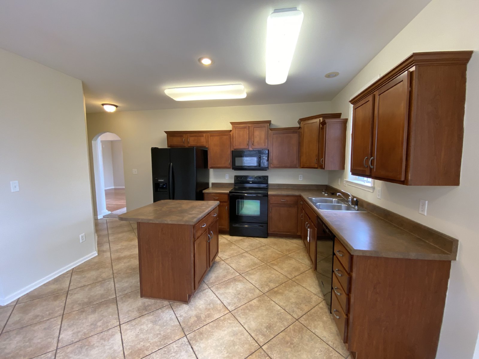 Large & Spacious 5 Bedroom Bartlett Rental Home property image