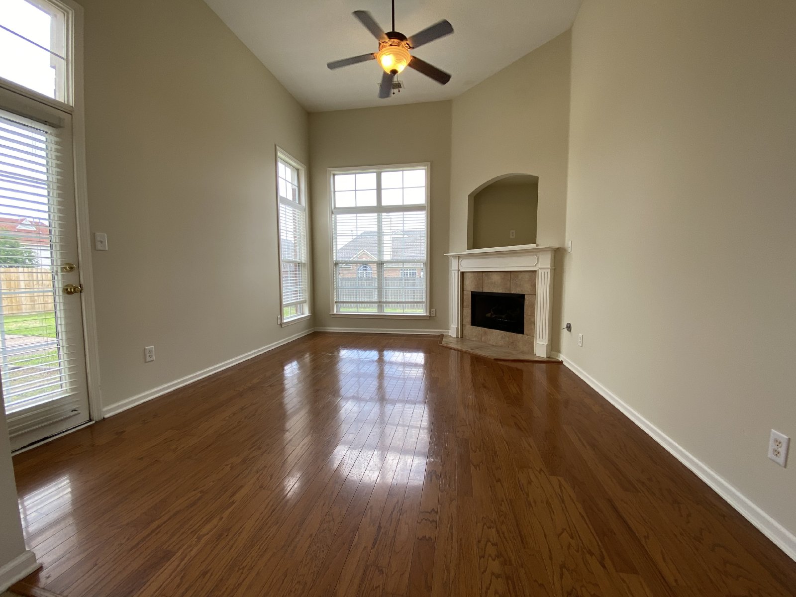 Large & Spacious 5 Bedroom Bartlett Rental Home property image
