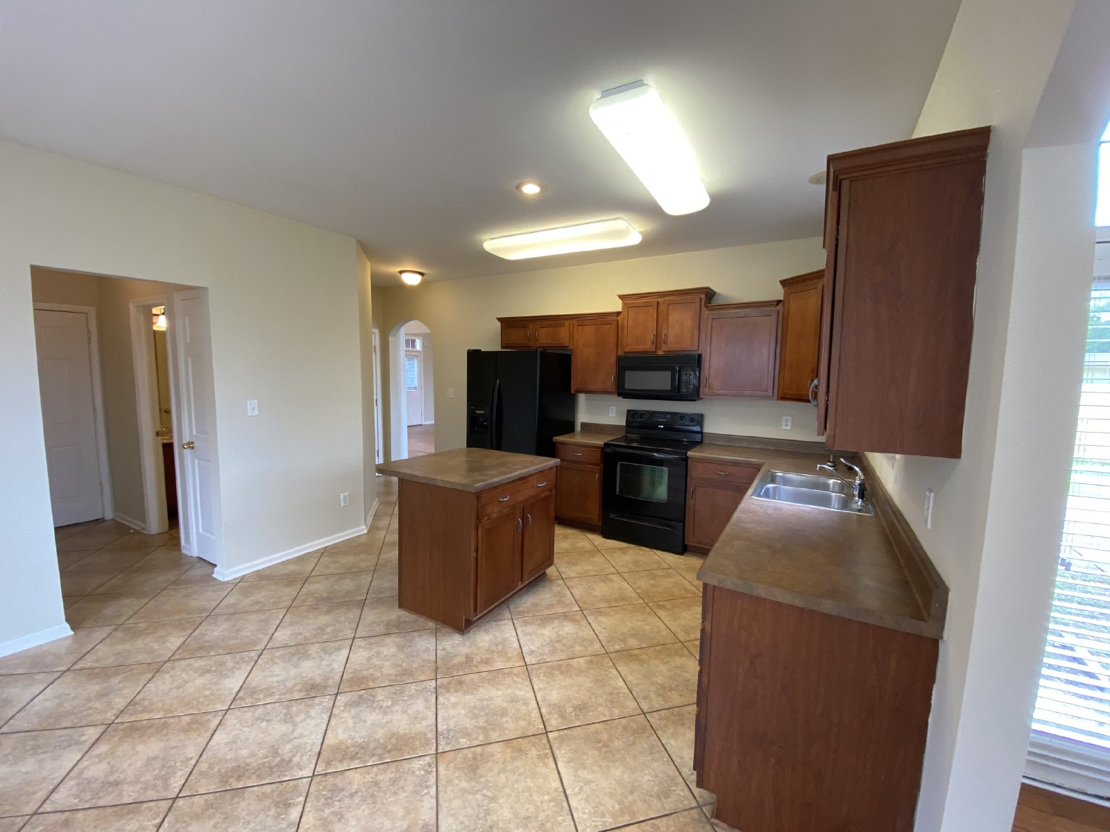 Large & Spacious 5 Bedroom Bartlett Rental Home property image
