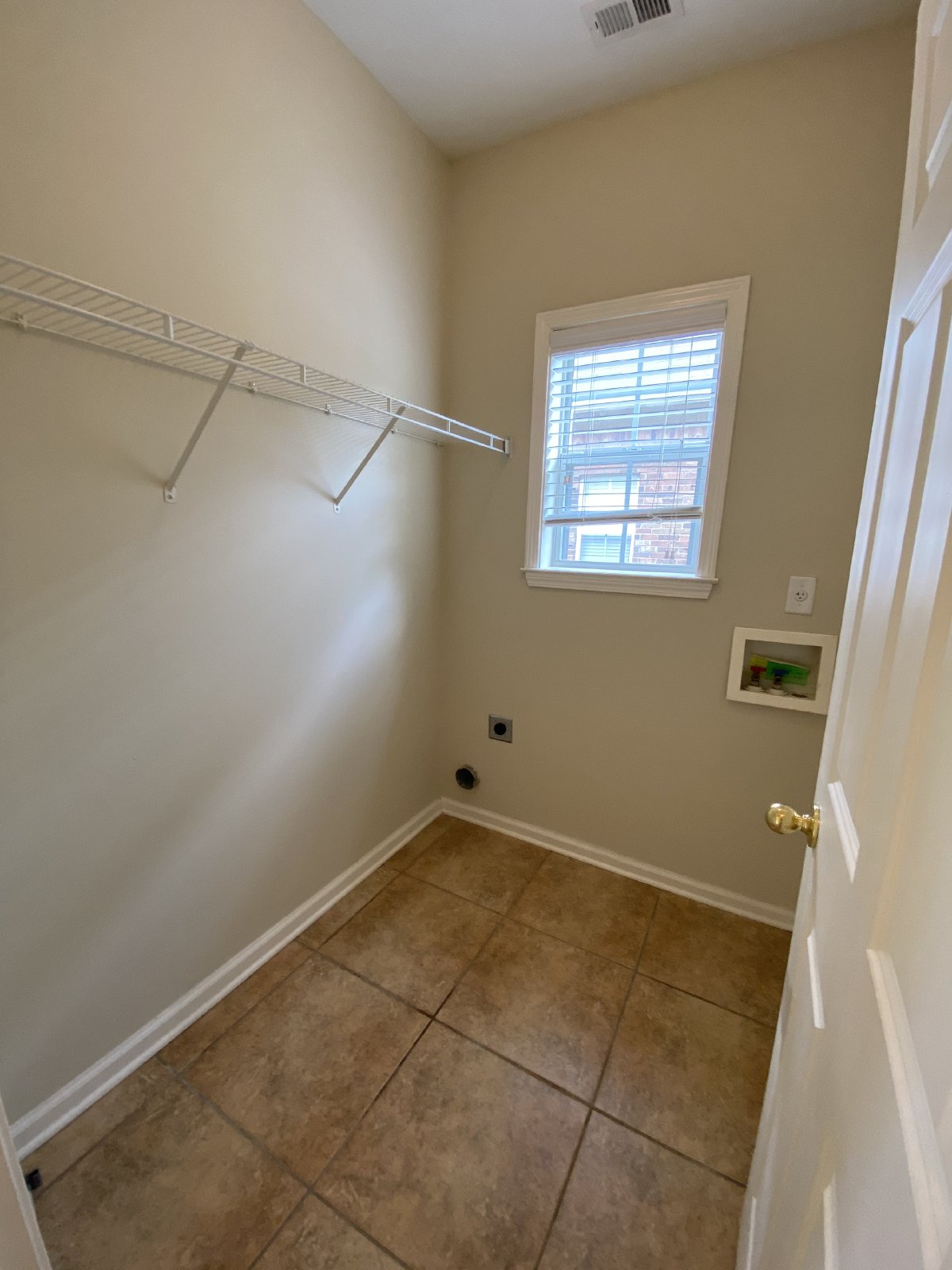 Large & Spacious 5 Bedroom Bartlett Rental Home property image
