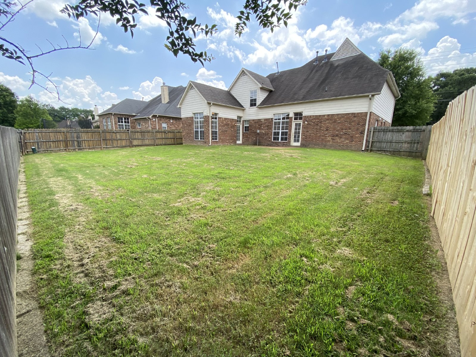 Large & Spacious 5 Bedroom Bartlett Rental Home property image