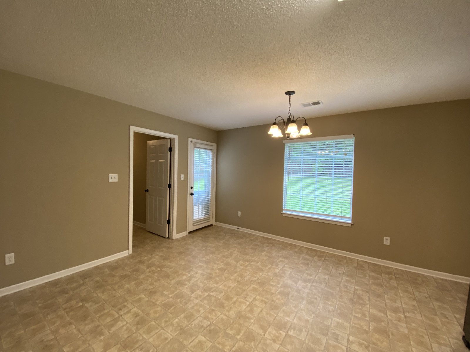 SPRING LAKE 3 BEDROOM 2 BATH RENTAL HOME property image