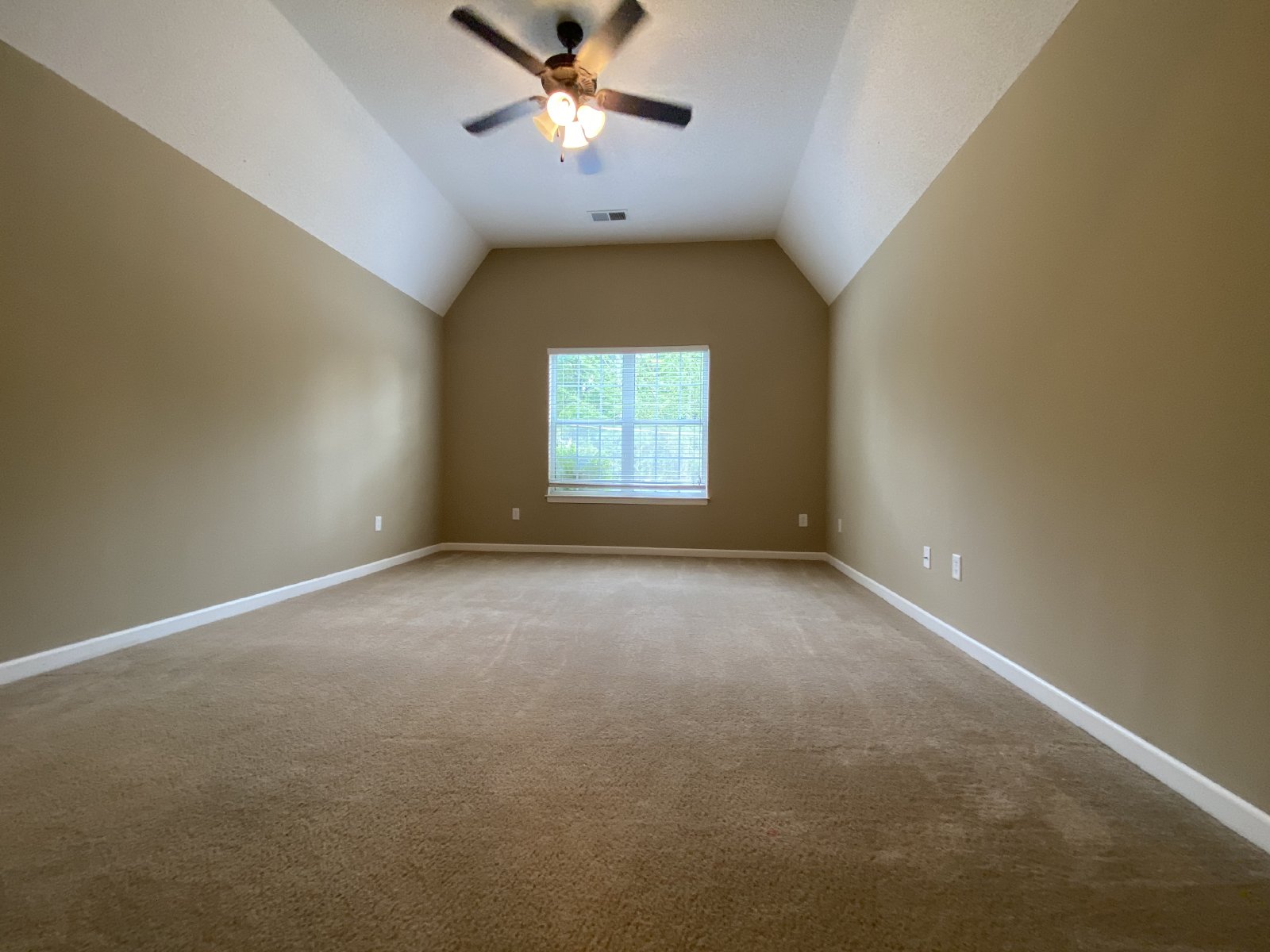 SPRING LAKE 3 BEDROOM 2 BATH RENTAL HOME property image