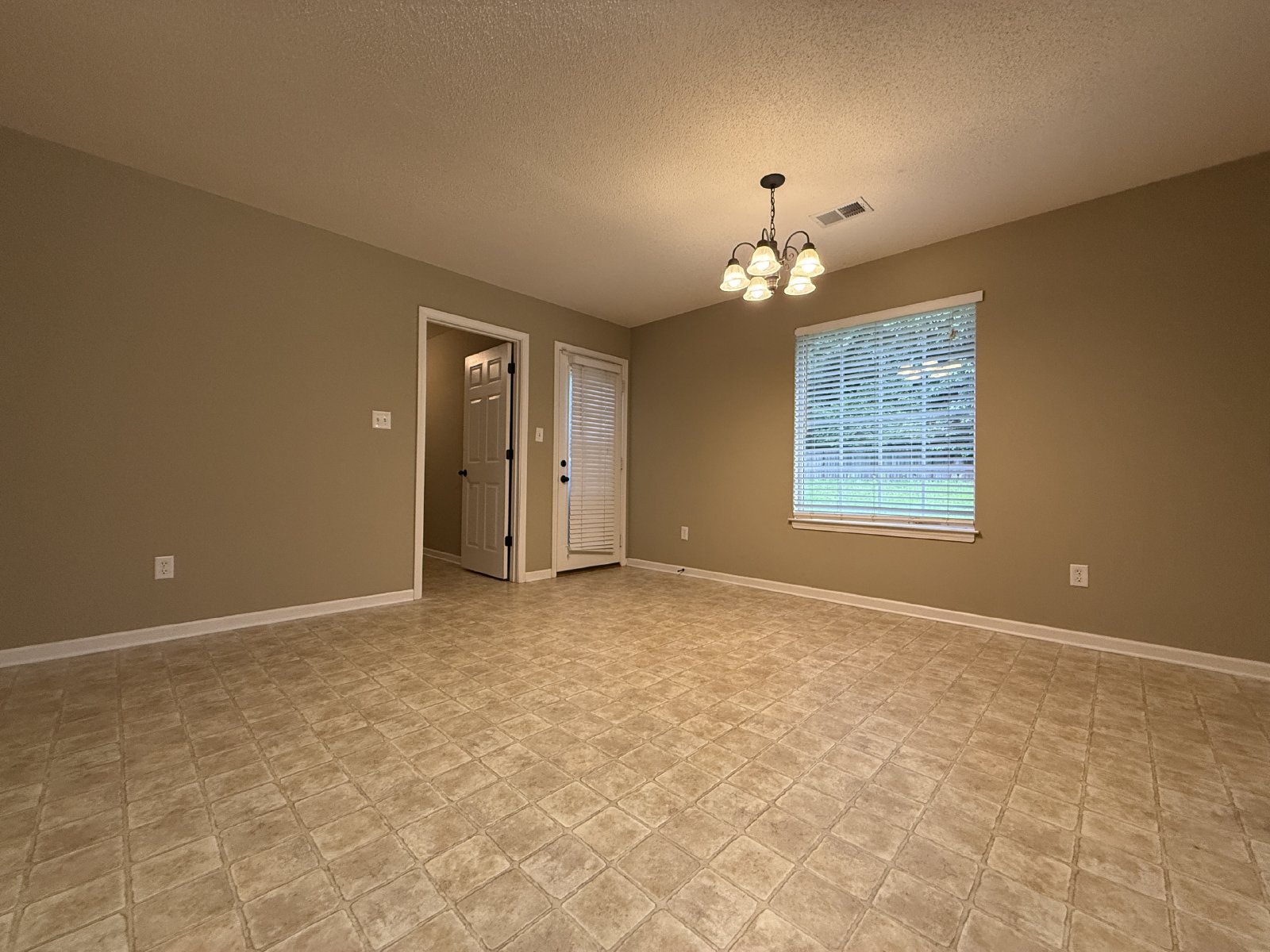 SPRING LAKE 3 BEDROOM 2 BATH RENTAL HOME property image