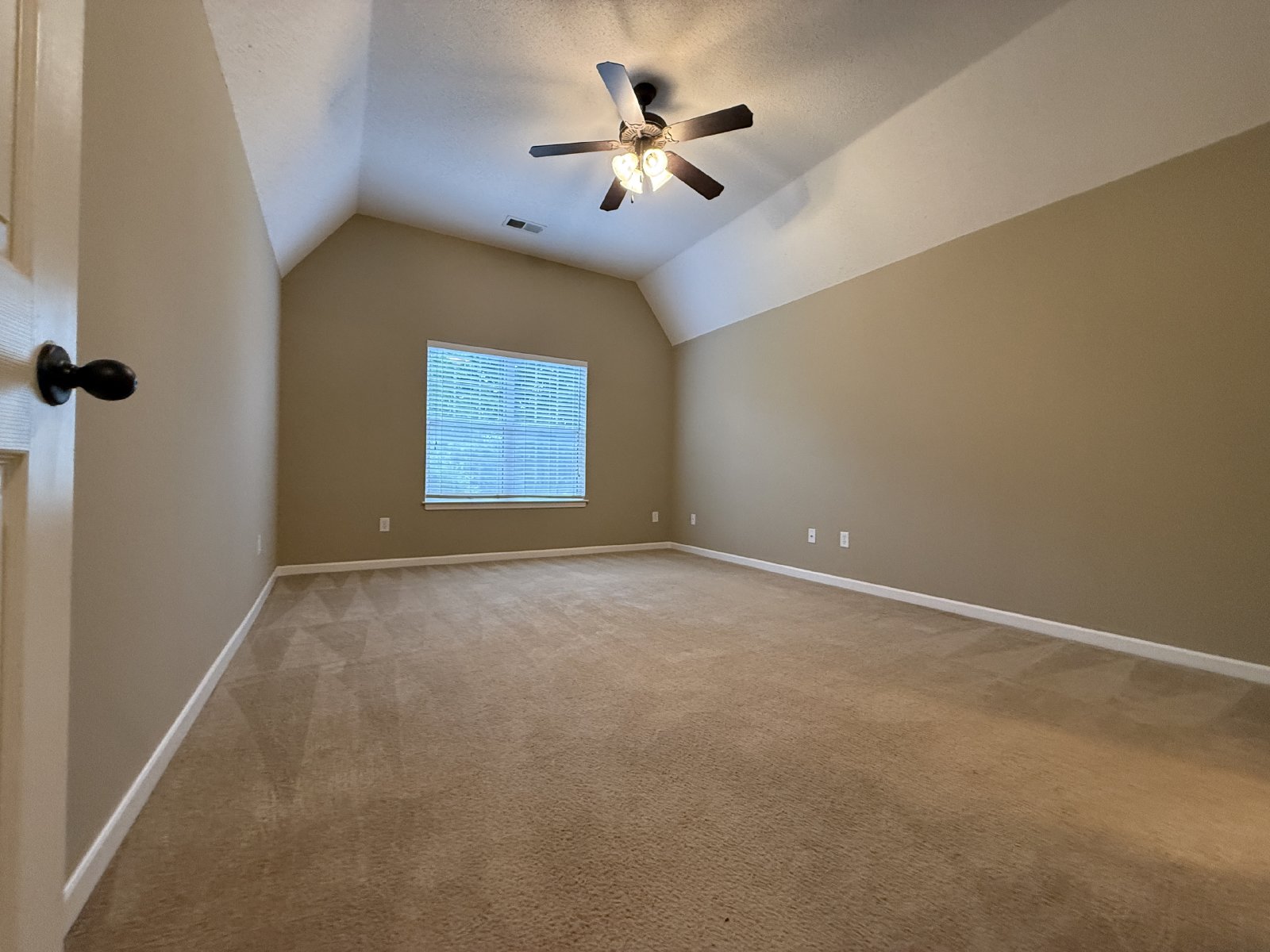SPRING LAKE 3 BEDROOM 2 BATH RENTAL HOME property image